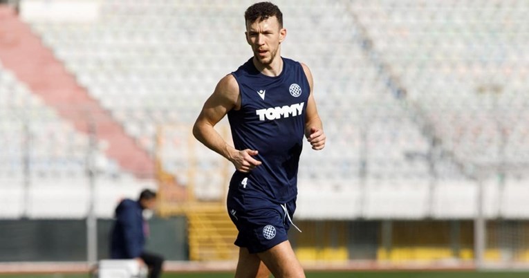 Hajduk ponovo objavio kako Perišić trenira. Navijači: Eto njega prije jaglaca
