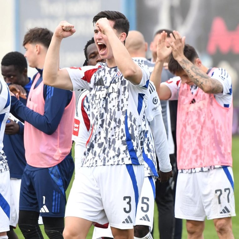 Pogledajte kako su navijači Hajduka ispratili igrače nakon pobjede u Koprivnici