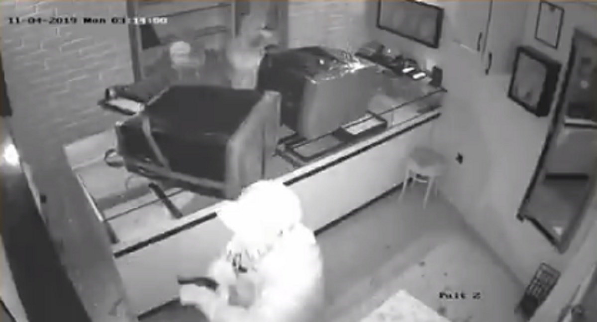 Detalji uhićenja u Podstrani: Rus bježao kroz prozor sa 6,5 kila zlata