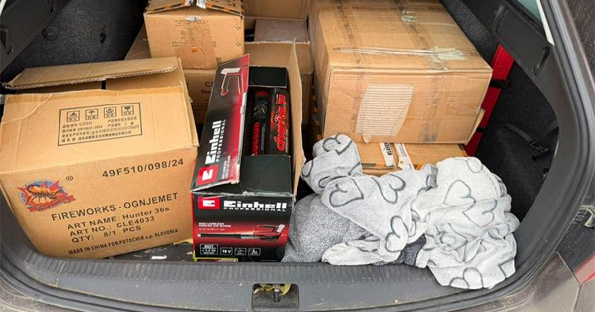 Policajci zaustavili vozača na A3. Pronašli konoplju, hašiš i gepek pun pirotehnike