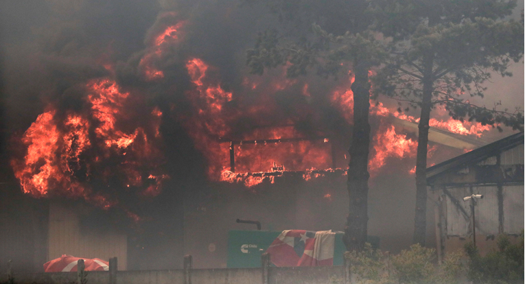 Broj žrtava u požarima u Čileu narastao na 131. Većinu ne mogu identificirati