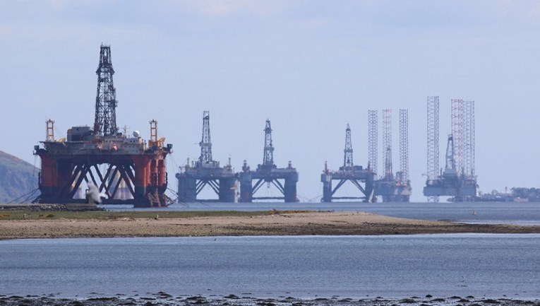 Cijene nafte blago pale nakon tri tjedna rasta