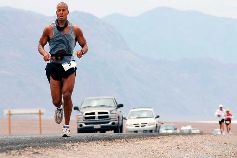 Kontroverzni bivši Navy SEAL vratio se nakon 5 godina i istrčao utrku od 66 sati