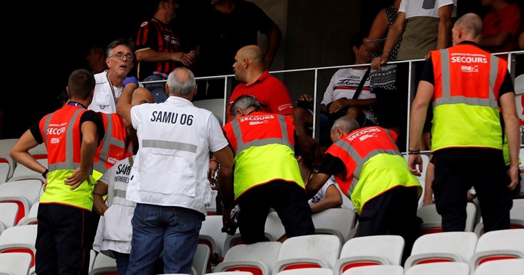 VIDEO Navijači divljali u Nici, dvoje u kritičnom stanju, početak utakmice odgođen