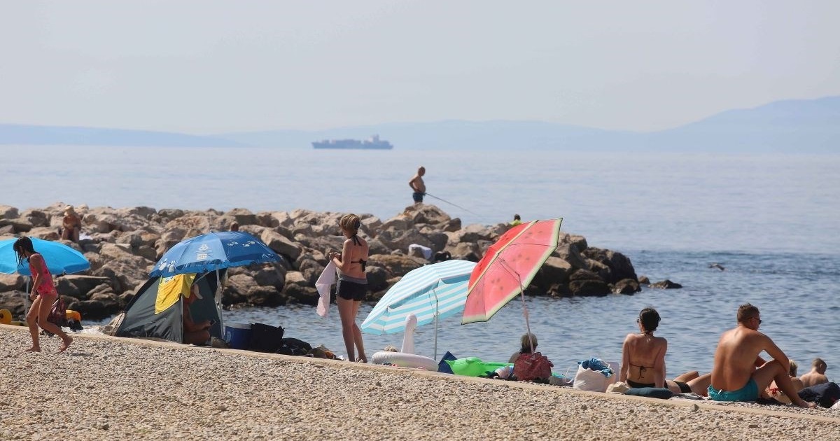 Danas sunčano i vrlo toplo, temperature do 33