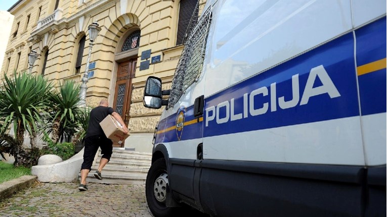 Pala šesteročlana grupa dilera. Četiri Hrvata, Makedonac i Srbin
