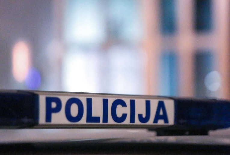 Dva čovjeka kod Obrovca se napila, prvi nađen teško ozlijeđen, drugi uhićen