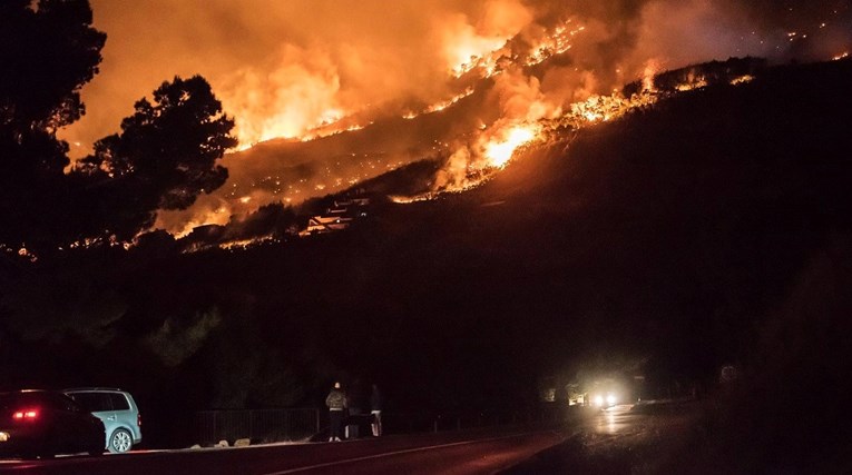 Požar kod Omiša još nije ugašen: "Bila je apokalipsa"