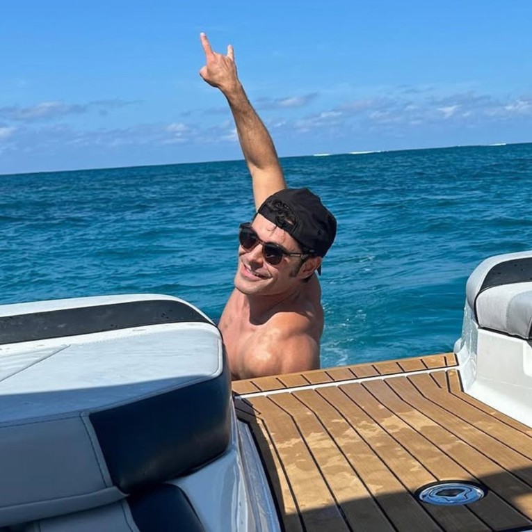 Zac Efron živi u Australiji i gradi kuću od konoplje, objavljene fotke