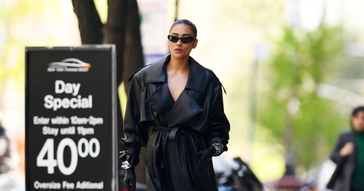 "Jako kul": Poznata glumica prošetala u kaputu brenda Izabel Kovačić