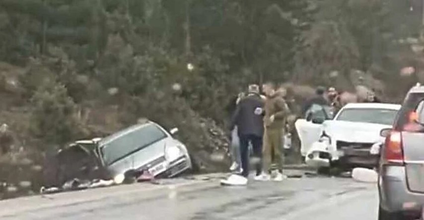 Teška nesreća u BiH. Poginulo dijete, sedam osoba ozlijeđeno
