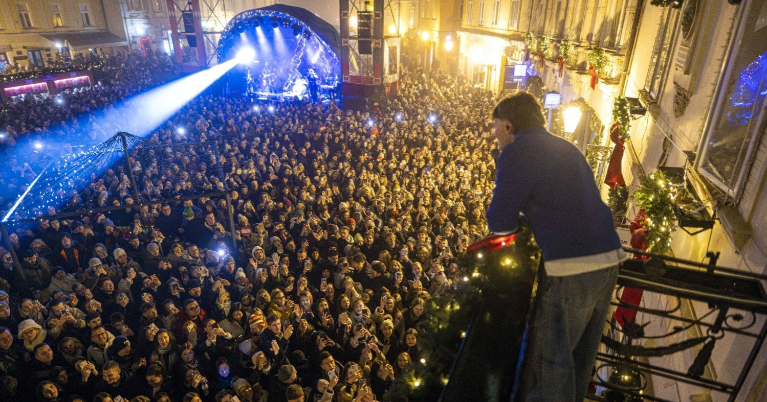 Ovako je sinoć izgledao Samobor. Svi ovi ljudi pojavili su se zbog jednog dečka