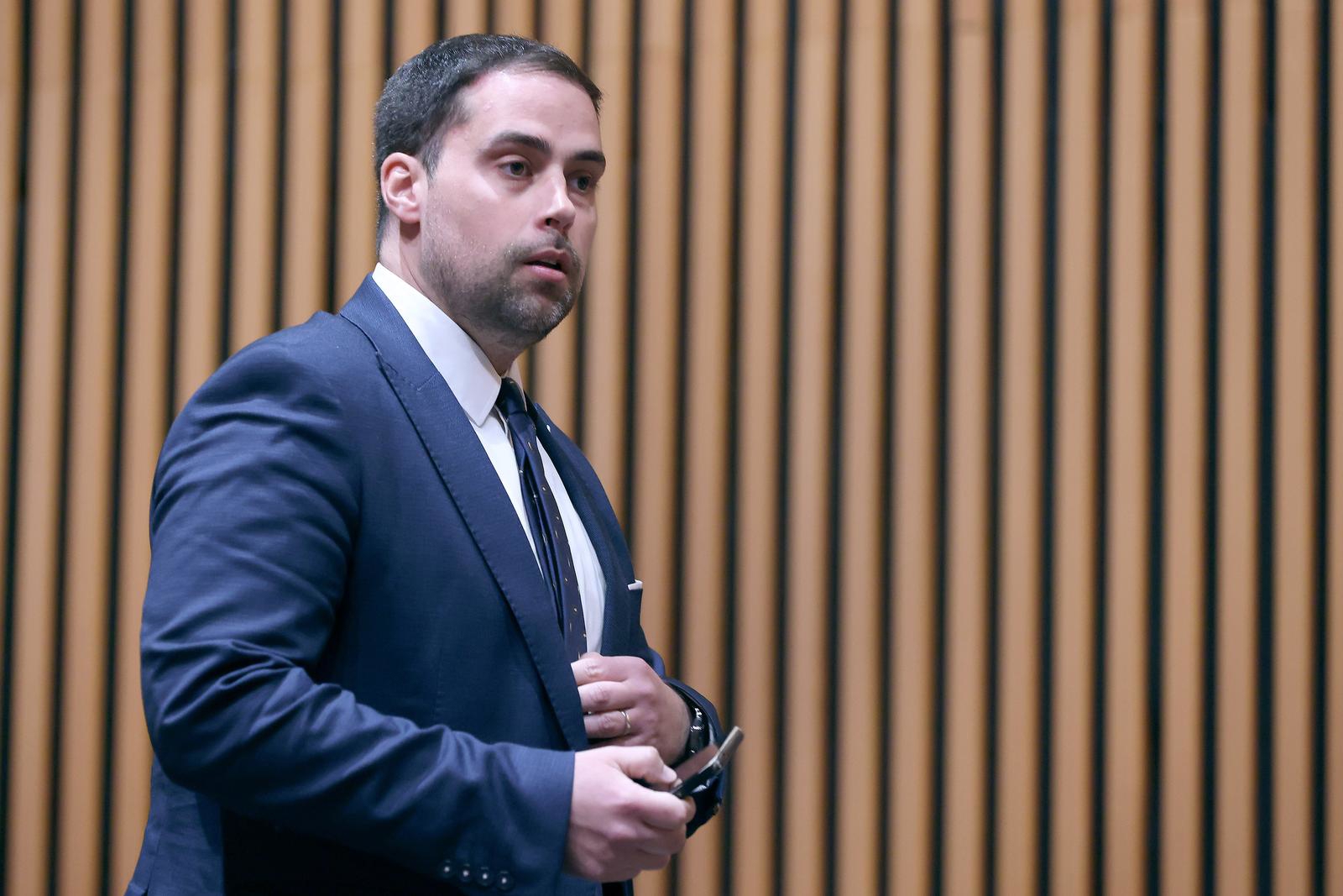 Oporba o javnoj nabavi: Ostaju ključni problemi Državni tajnik: Raste transparentnost