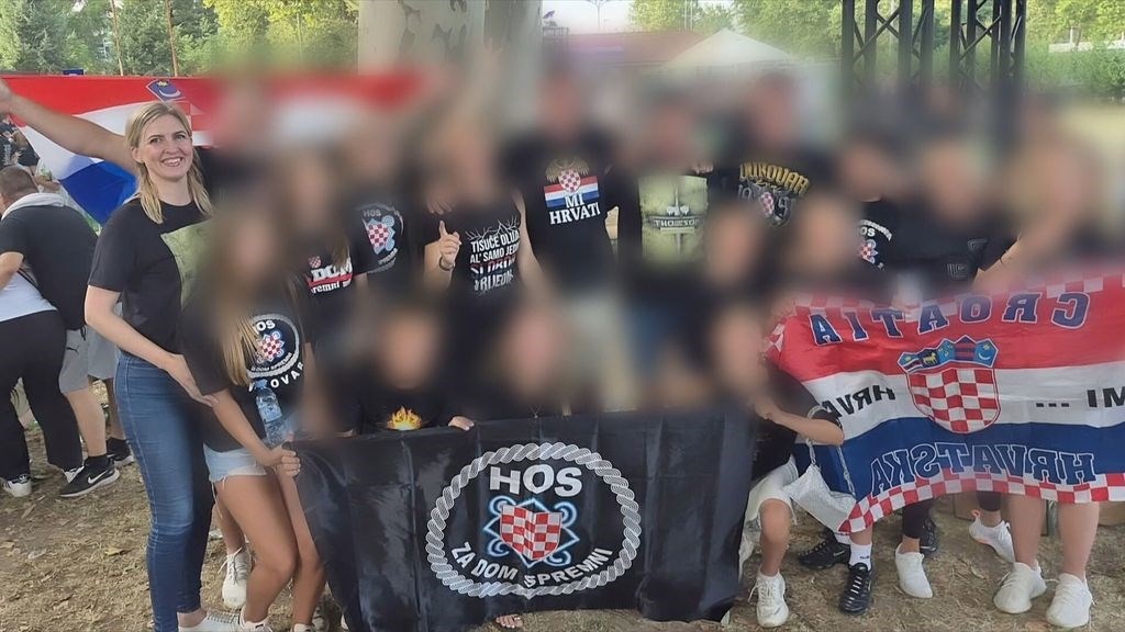 Ovo je državna tajnica koja je pozirala s djecom u majicama s natpisom ZDS