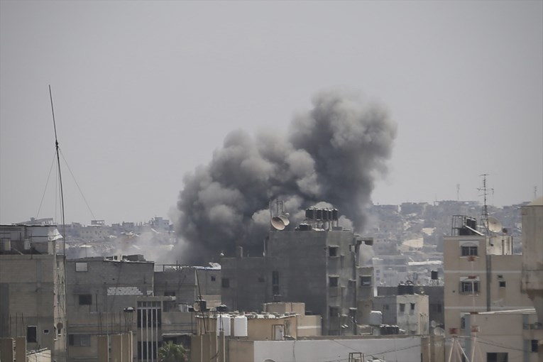 Izraelska vojska počinje premještati Palestince. Spremaju napad na grad Gazu