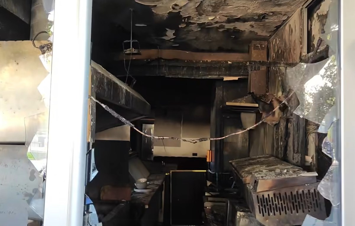 VIDEO Bijesni Crnogorci uništili turski lokal. Vlasnik: Potpuno ih razumijem