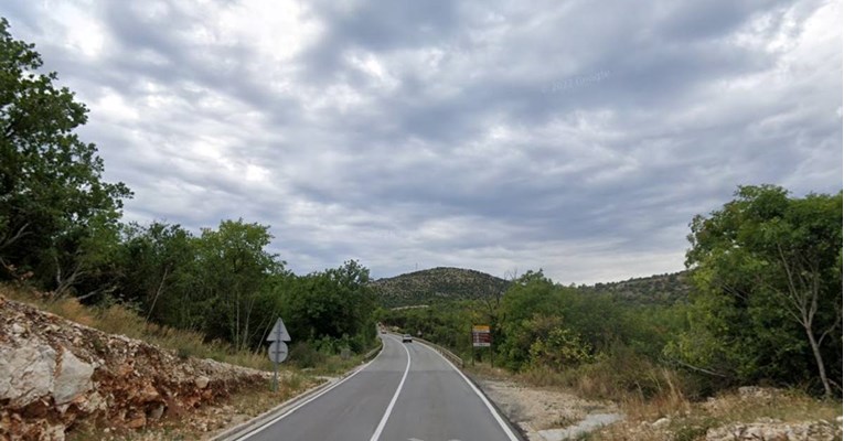 Teška prometna u Slanom. Jedna osoba poginula, više ozlijeđenih