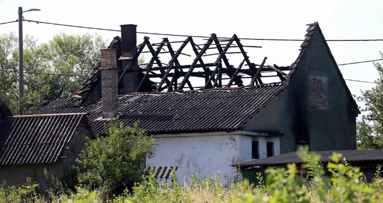 Novi detalji: U Sisku ubijena žena (45), ubojica zapalio dvije stambene zgrade i auto