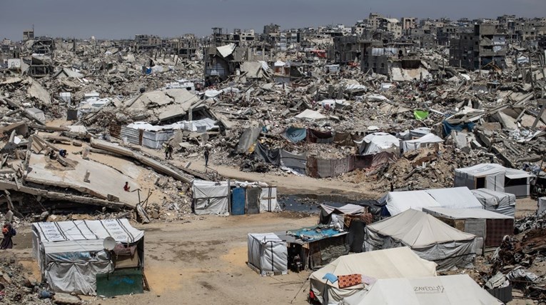 Anketa: 49% stanovnika Gaze spremno je odseliti se