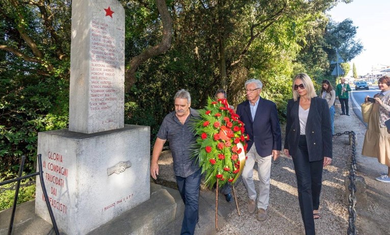 U Puli položeni vijenci za žrtve njemačkih i talijanskih fašista iz 1944.