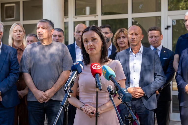 Ministrica: Voda u Gospiću je zdrava, tražimo gdje ćemo poslati otpad