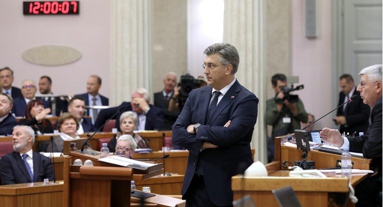 Plenković sutra podnosi godišnje izvješće, lani oporba sat vremena lupala po klupama