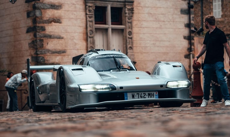 Porsche je predstavio jedinstven model. Legendarni 917 opet živi