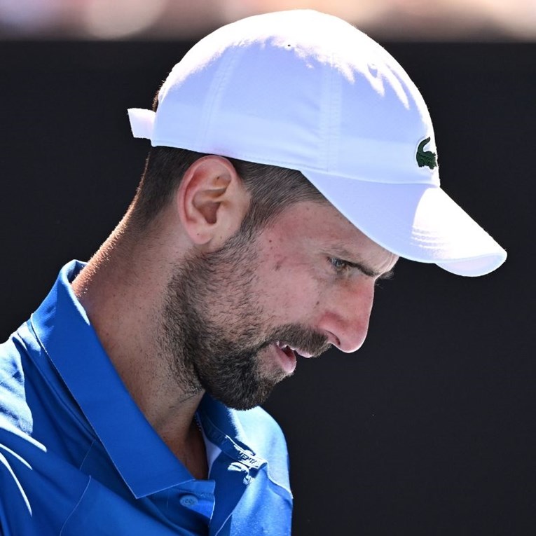 Đoković nakon pobjede napisao "Molitve za 16". Amerikanci ga pitali što to znači