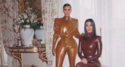 Kim Kardashian pokazala kako se uvukla u odijelo od lateksa: “Je***i Tjedan mode”