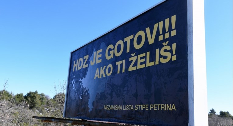 Petrini uništili plakate na kojima je napadao HDZ, on postavio nove