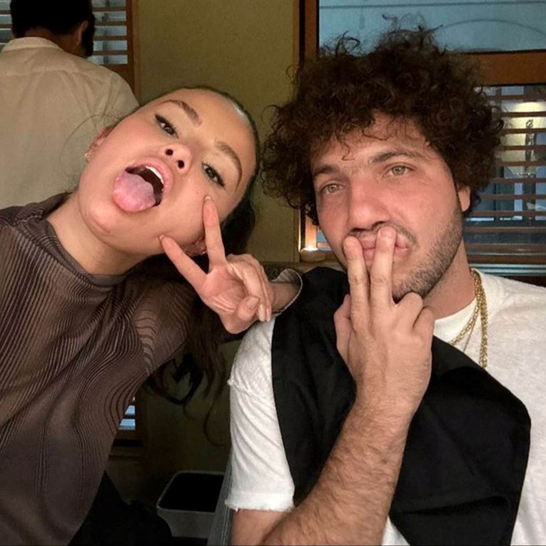 Znate ga kao "zaručnika Selene Gomez", no Benny stoji iza najvećih hitova svijeta