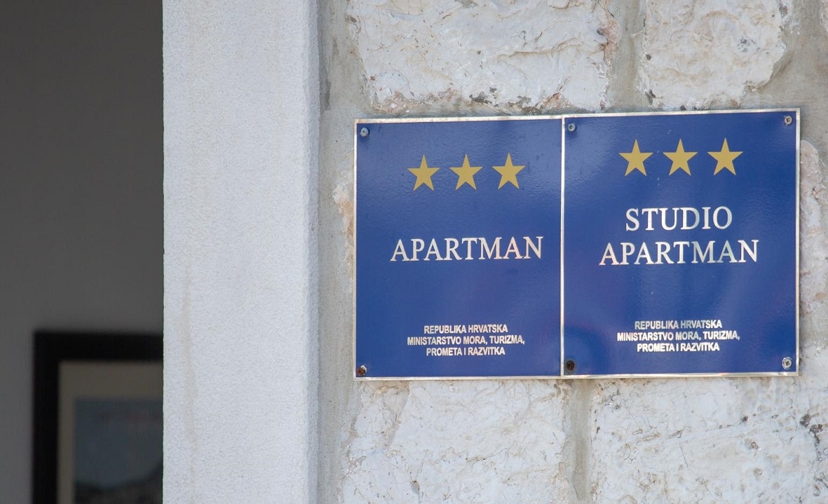 Sezona je odlična. Apartmani su imali manju popunjenost jer je ogroman broj novih
