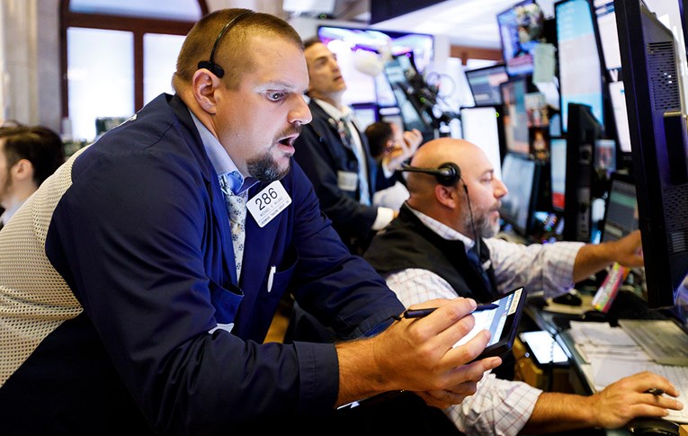 Wall Street nadoknadio dio gubitaka, juan se stabilizirao