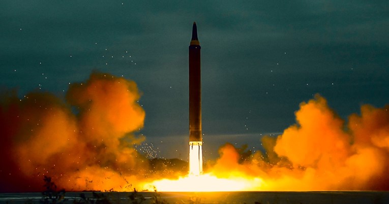 Može li Putin samostalno lansirati nuklearne projektile?