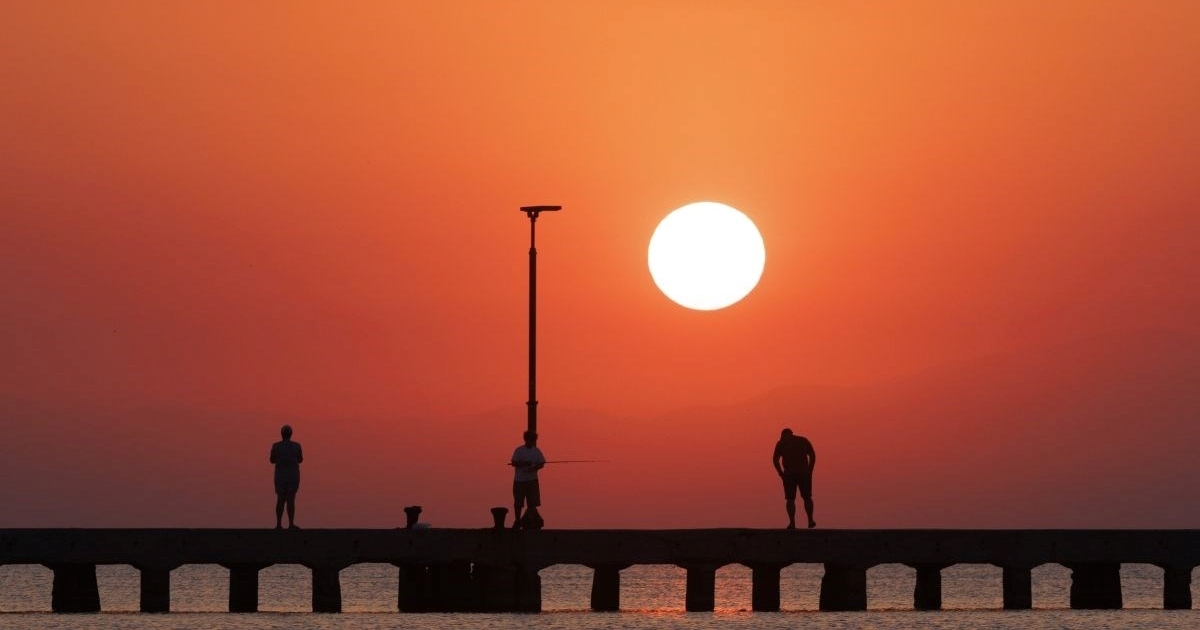 VIDEO I FOTO Temperature u Grčkoj do 46 stupnjeva, izbio velik požar