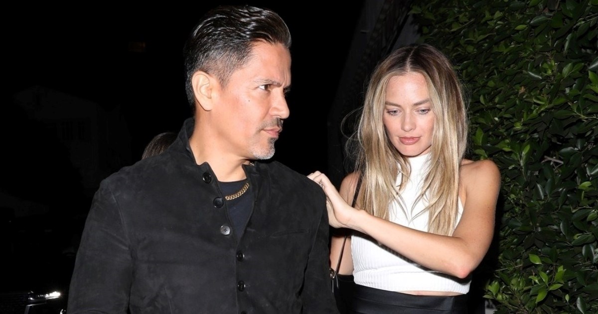 Ovakve hlače i cipele čine čuda za figuru - Margot Robbie to dobro zna