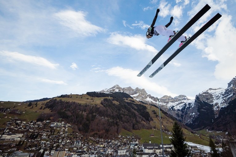 Prekinut je pobjednički niz sjajne slovenske skijašice-skakačice