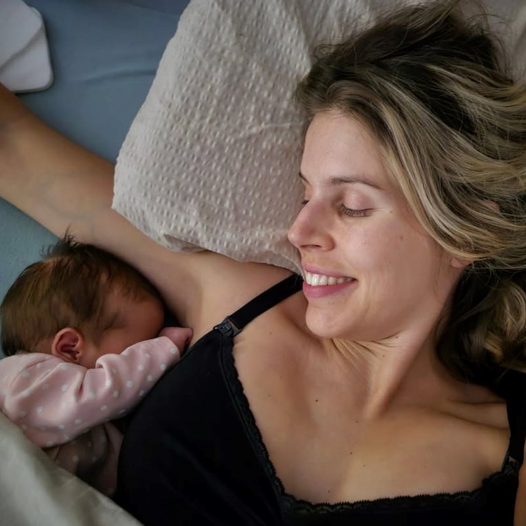 Mada Peršić rodila je prije dva tjedna, objavila niz fotki s kćerkicom