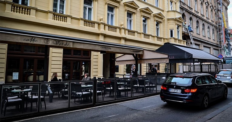 Vlasnik kafića iz centra mora ukloniti terasu iako ima ugovor. Prozvao je Grad Zagreb