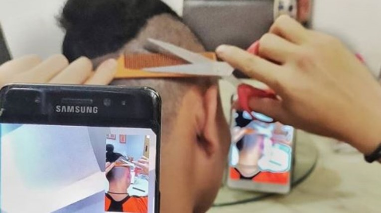 Tip s Instagrama pokazao genijalan način kako se sam ošišati u karanteni