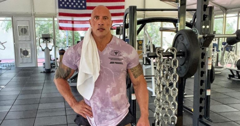 The Rock pokazao kojom vježbom završava trening za prsa