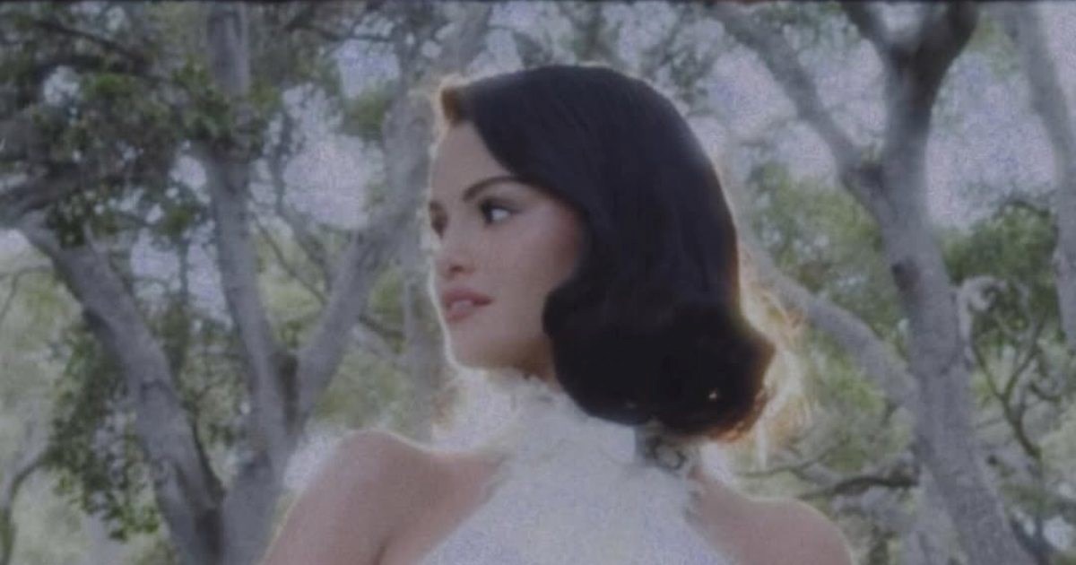 Za vjenčanu frizuru Selene Gomez zaslužan je jednostavan šampon