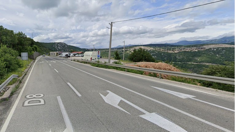 Prometna kod vidikovca iznad Bakra. Vozač u nesvijesti prevezen u bolnicu