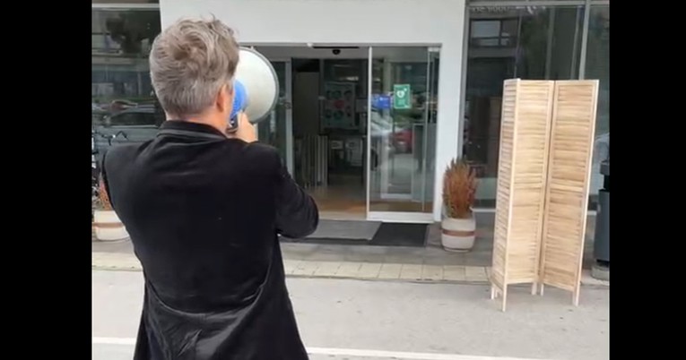 Juričan donio "ispovjedaonicu" pred Holding i vikao: Hoće li se netko ispovjediti?