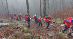 Gospićki HGSS-ovci na Velebitu spasili teško ozlijeđenu planinarku