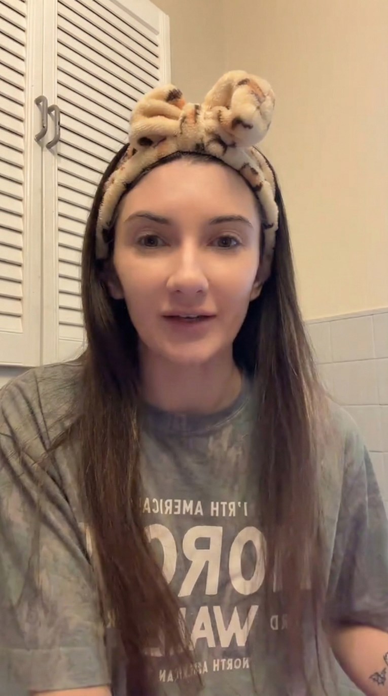 Kupila rabljeni kauč pa ostala bez riječi zbog onog što je pronašla u njemu