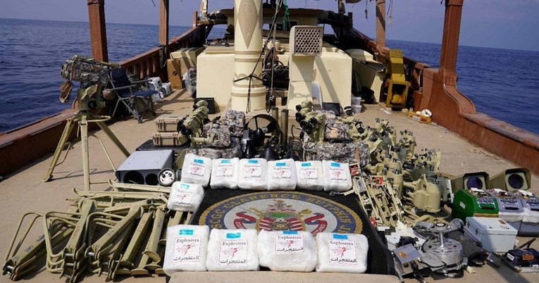 Amerikanci objavili fotke: Presreli smo brod pun iranskog oružja, išlo je Hutima