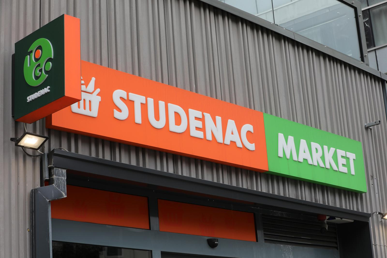 Oglasio se Studenac. Duguje 450 milijuna eura, zatvara dio trgovina