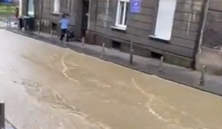 VIDEO Ovo je Nazorova ulica u Zagrebu. Izgleda kao rijeka