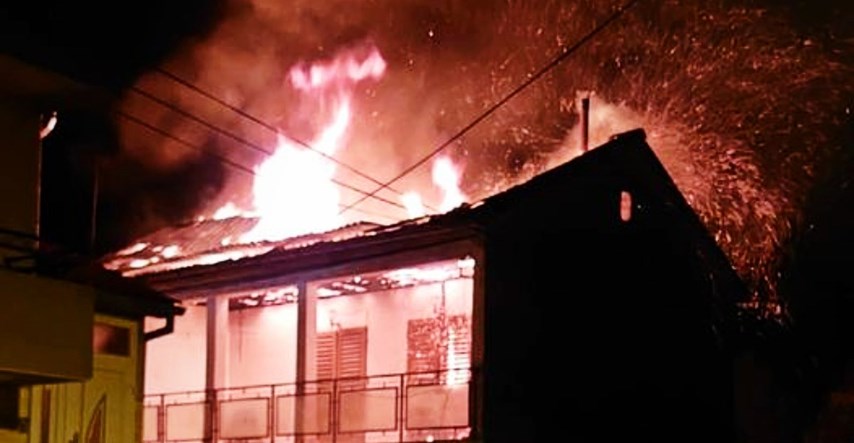 U Sukošanu izgorjela obiteljska kuća, nema stradalih